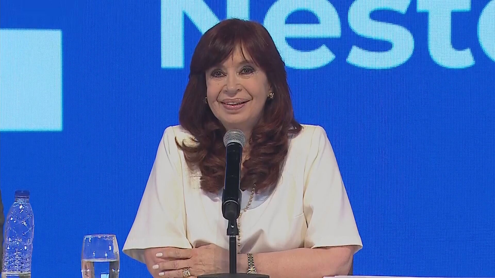 Cristina Kirchner compartió un compilado de entrevistas que dejan mal